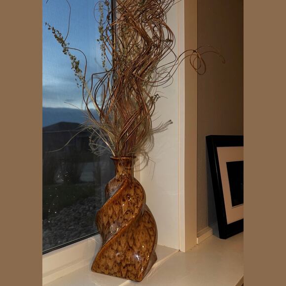 Mid-Century Brown Swirl Ceramic Vase with Dried Arrangement – 22” Tall - Picture 2 of 6